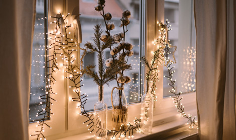 Jak připravit vánoční dekorace do oken