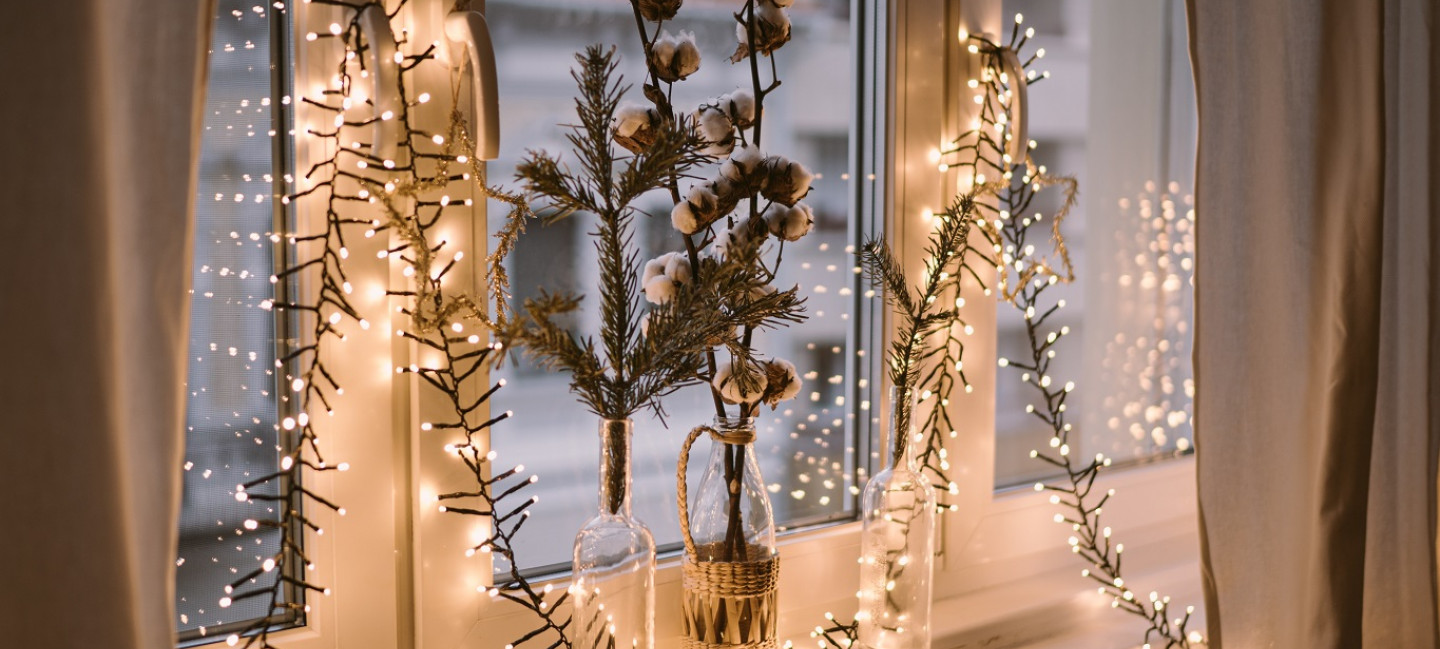 Jak připravit vánoční dekorace do oken
